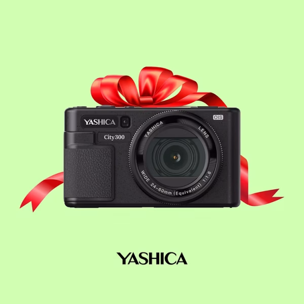YASHICA City 300 50MP Digital Camera (Black) with QuickFlash Camera Flashlight